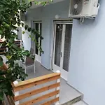 아파트 Delikos House