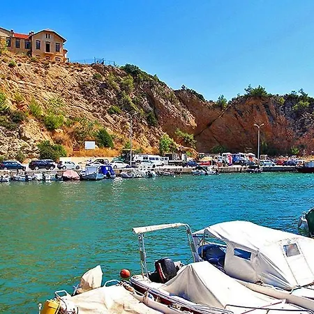 Delikos House Apartament *